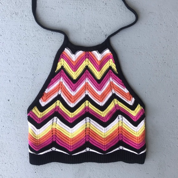 FOREVER 21 Geometrical Knit Crochet High Neck Scalloped Edge Crop Halter Top - Picture 2 of 6